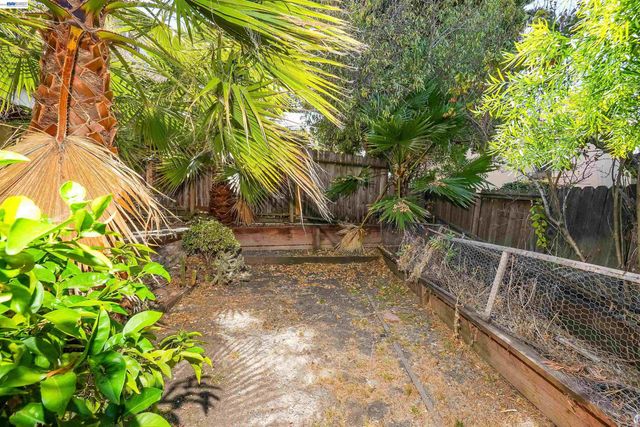 16871 Ehle St, Castro Valley, CA 94578