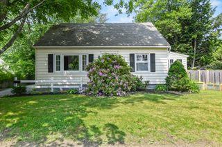 11 Leslie Drive, Pittsfield, MA 01201