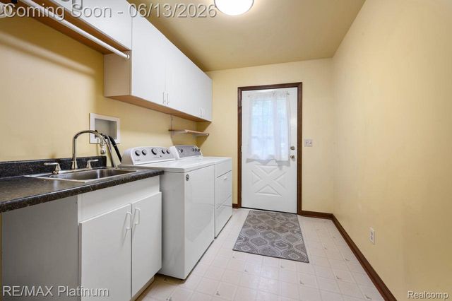 12902 Autumn Ridge Court, Brighton Township, MI 48380