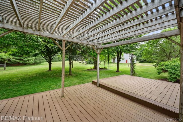 12902 Autumn Ridge Court, Brighton Township, MI 48380