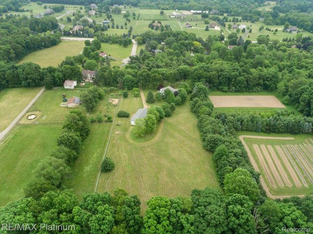 12902 Autumn Ridge Court, Brighton Township, MI 48380