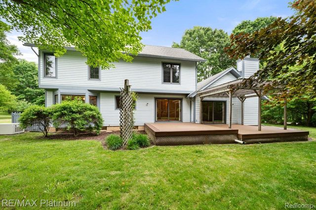 12902 Autumn Ridge Court, Brighton Township, MI 48380