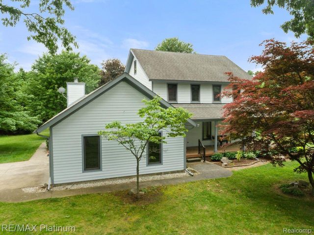 12902 Autumn Ridge Court, Brighton Township, MI 48380