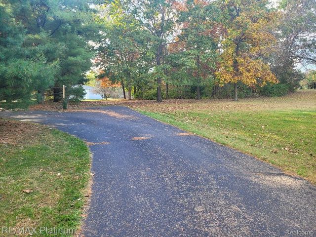12902 Autumn Ridge Court, Brighton Township, MI 48380