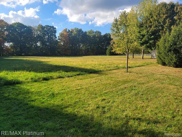 12902 Autumn Ridge Court, Brighton Township, MI 48380