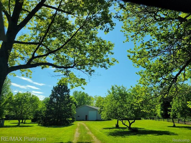 12902 Autumn Ridge Court, Brighton Township, MI 48380