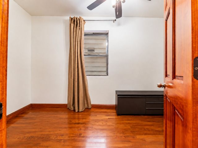 4943 S Hoyne Avenue, Chicago, IL 60609