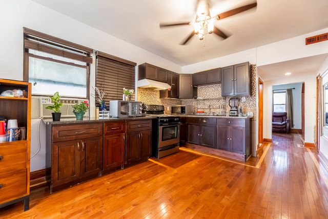 4943 S Hoyne Avenue, Chicago, IL 60609