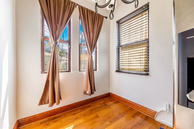4943 S Hoyne Avenue, Chicago, IL 60609