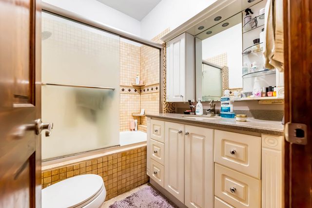 4943 S Hoyne Avenue, Chicago, IL 60609