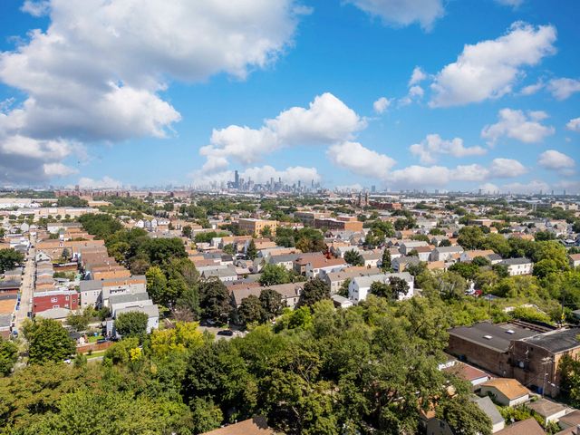 4943 S Hoyne Avenue, Chicago, IL 60609