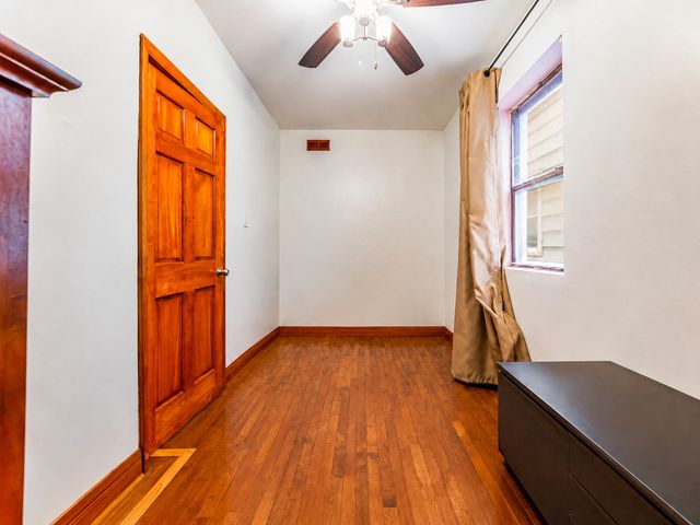 4943 S Hoyne Avenue, Chicago, IL 60609