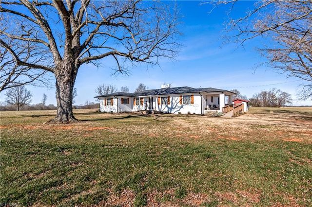 2432 Holcomb Road, Yadkinville, NC 27055
