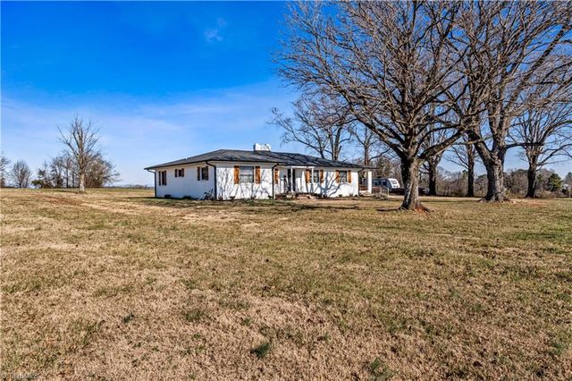 2432 Holcomb Road, Yadkinville, NC 27055