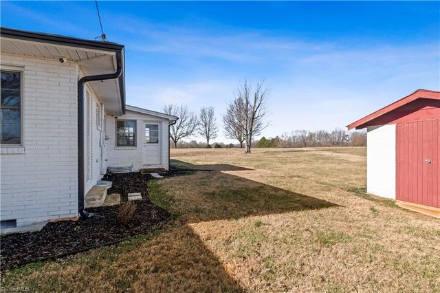 2432 Holcomb Road, Yadkinville, NC 27055