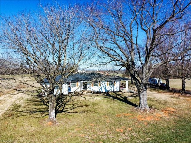 2432 Holcomb Road, Yadkinville, NC 27055