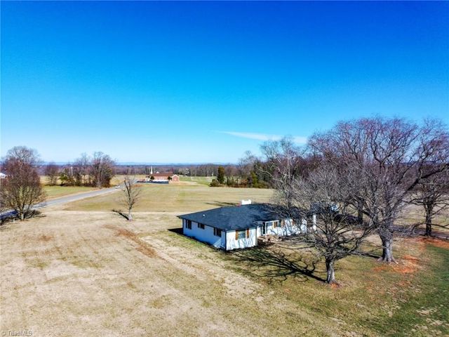 2432 Holcomb Road, Yadkinville, NC 27055