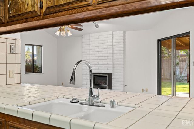 3000 Victoria Way, Bakersfield, CA 93309