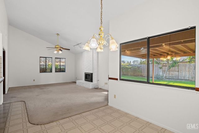 3000 Victoria Way, Bakersfield, CA 93309