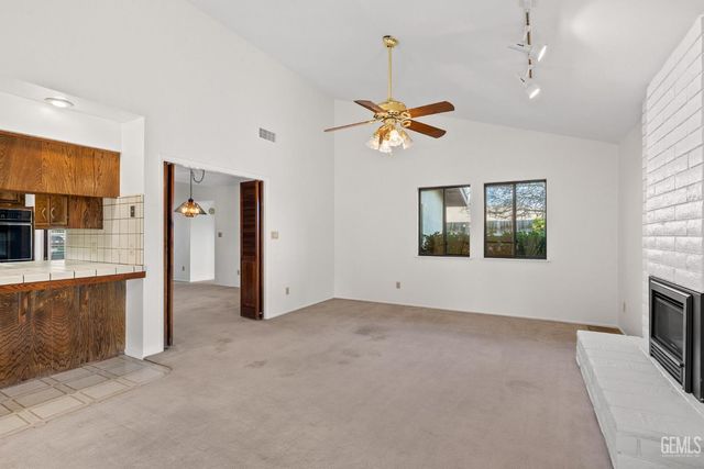 3000 Victoria Way, Bakersfield, CA 93309