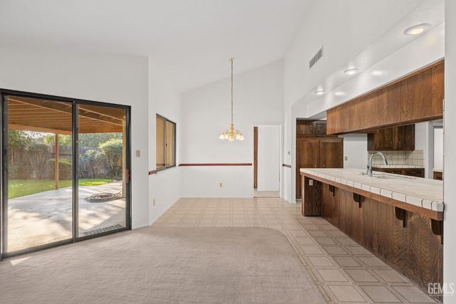 3000 Victoria Way, Bakersfield, CA 93309