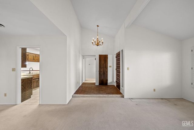 3000 Victoria Way, Bakersfield, CA 93309