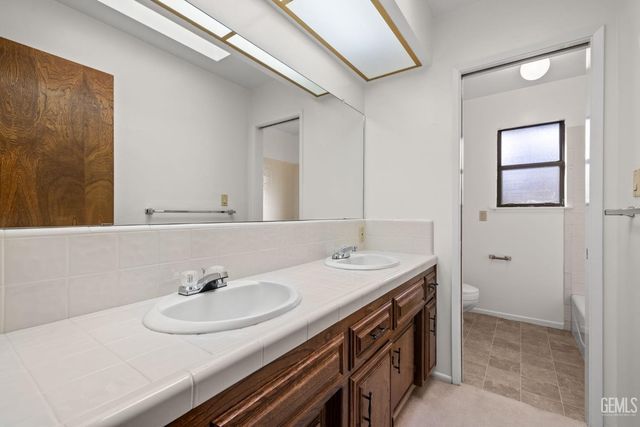 3000 Victoria Way, Bakersfield, CA 93309