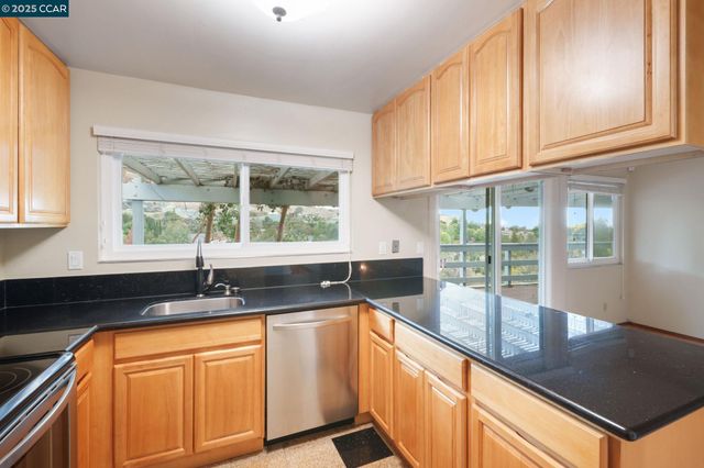 581 Mt Dell, Clayton, CA 94517