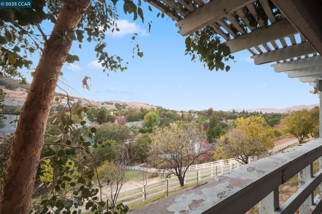 581 Mt Dell, Clayton, CA 94517