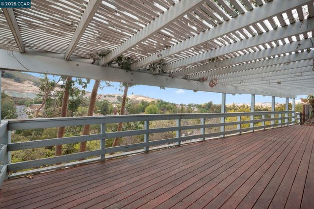 581 Mt Dell, Clayton, CA 94517