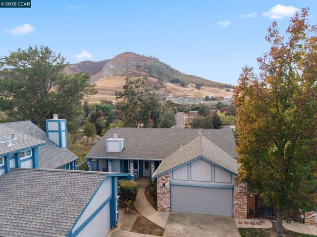 581 Mt Dell, Clayton, CA 94517