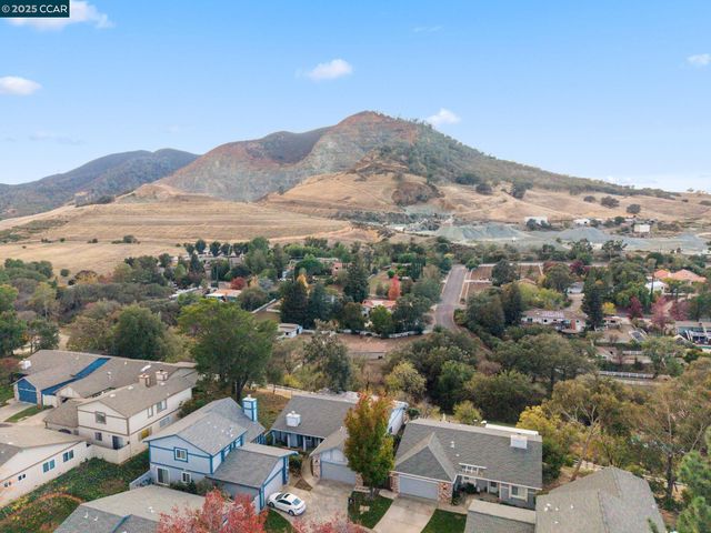 581 Mt Dell, Clayton, CA 94517