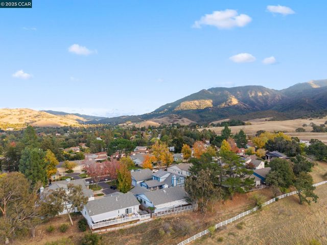 581 Mt Dell, Clayton, CA 94517