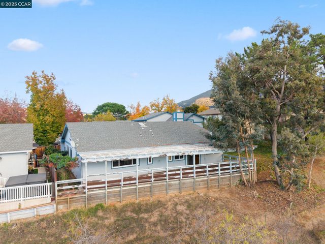 581 Mt Dell, Clayton, CA 94517
