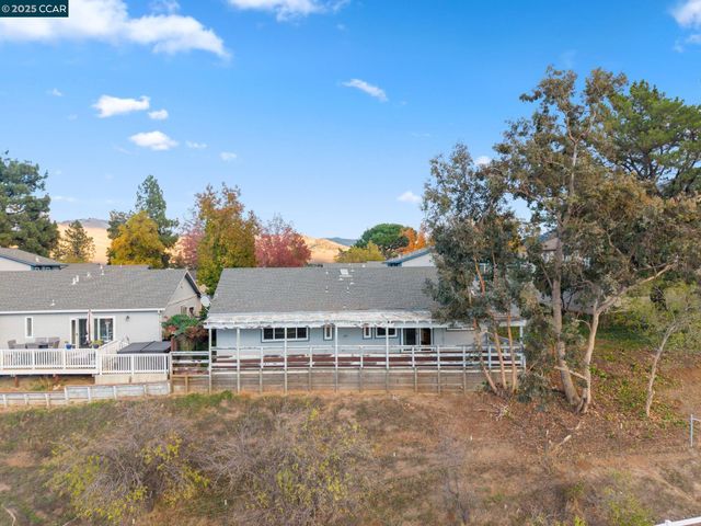 581 Mt Dell, Clayton, CA 94517