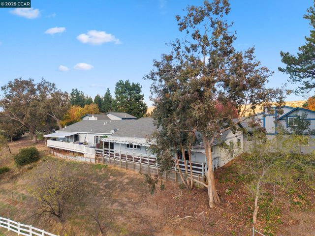 581 Mt Dell, Clayton, CA 94517