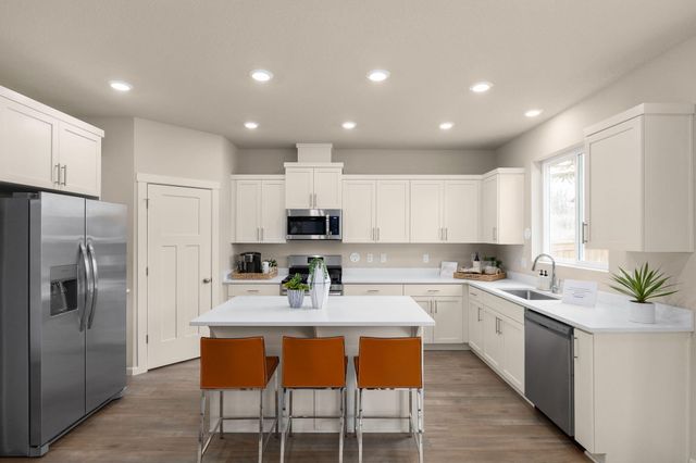 63257 Carly Ln, Bend, OR 97701