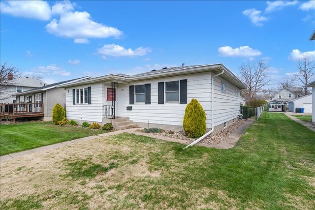 1413 30th Avenue, Moline, IL 61265