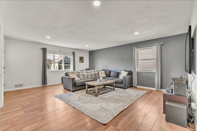 1413 30th Avenue, Moline, IL 61265