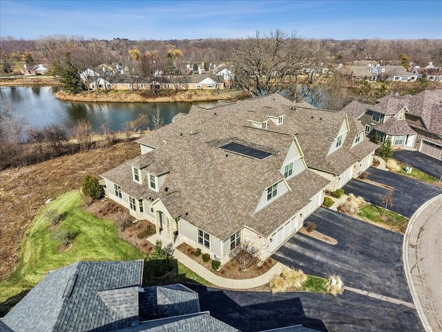 33 Woodland Trail, Lincolnshire, IL 60069