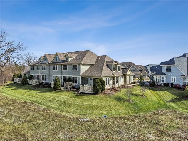 33 Woodland Trail, Lincolnshire, IL 60069