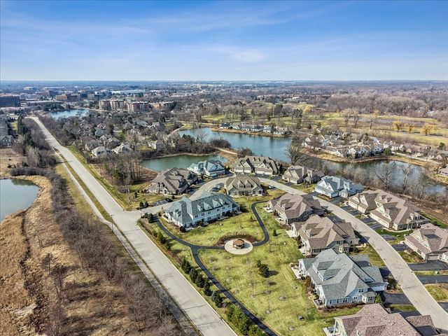 33 Woodland Trail, Lincolnshire, IL 60069