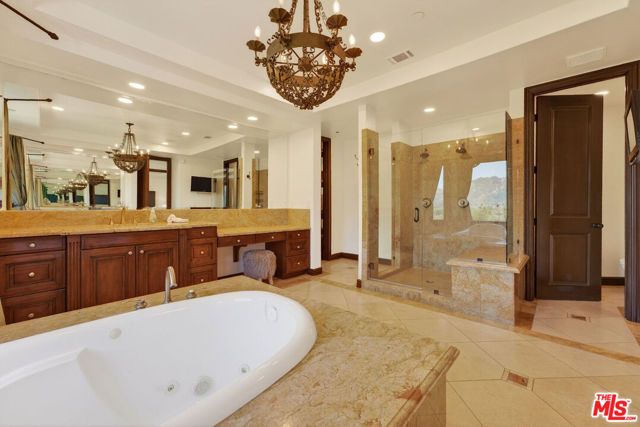 435 Woodbluff Road, Calabasas, CA 91302