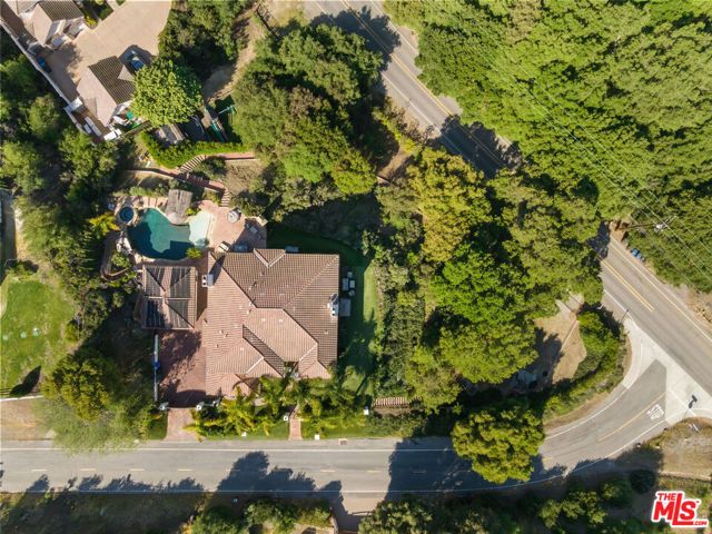 435 Woodbluff Road, Calabasas, CA 91302
