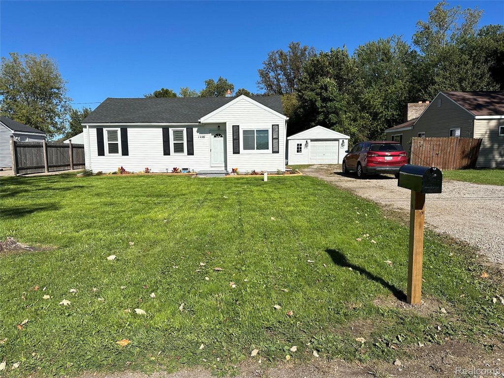 1446 Stephens Avenue, Flint Charter Township, MI 48507