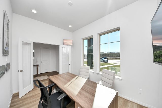 411 Legacy Point C, Sealy, TX 77474