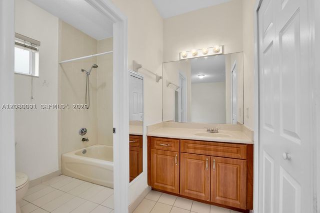 8441 SW 124 AV 104, Miami, FL 33183