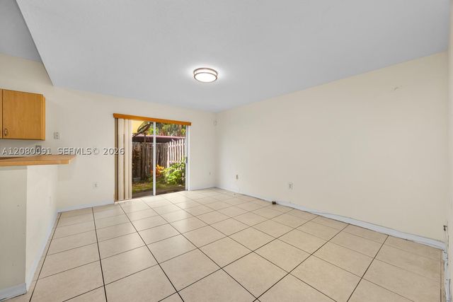 8441 SW 124 AV 104, Miami, FL 33183