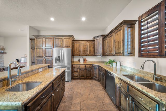 1907 N CREEK SIDE CT, Washington, UT 84780