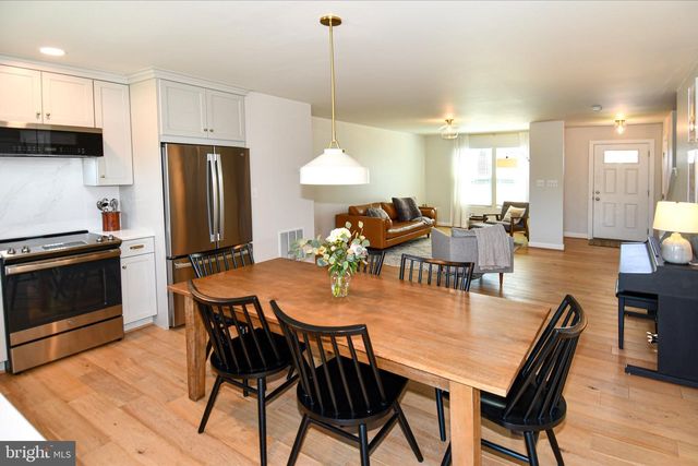 5042 GODWINS LANDING DR, Remington, VA 22734